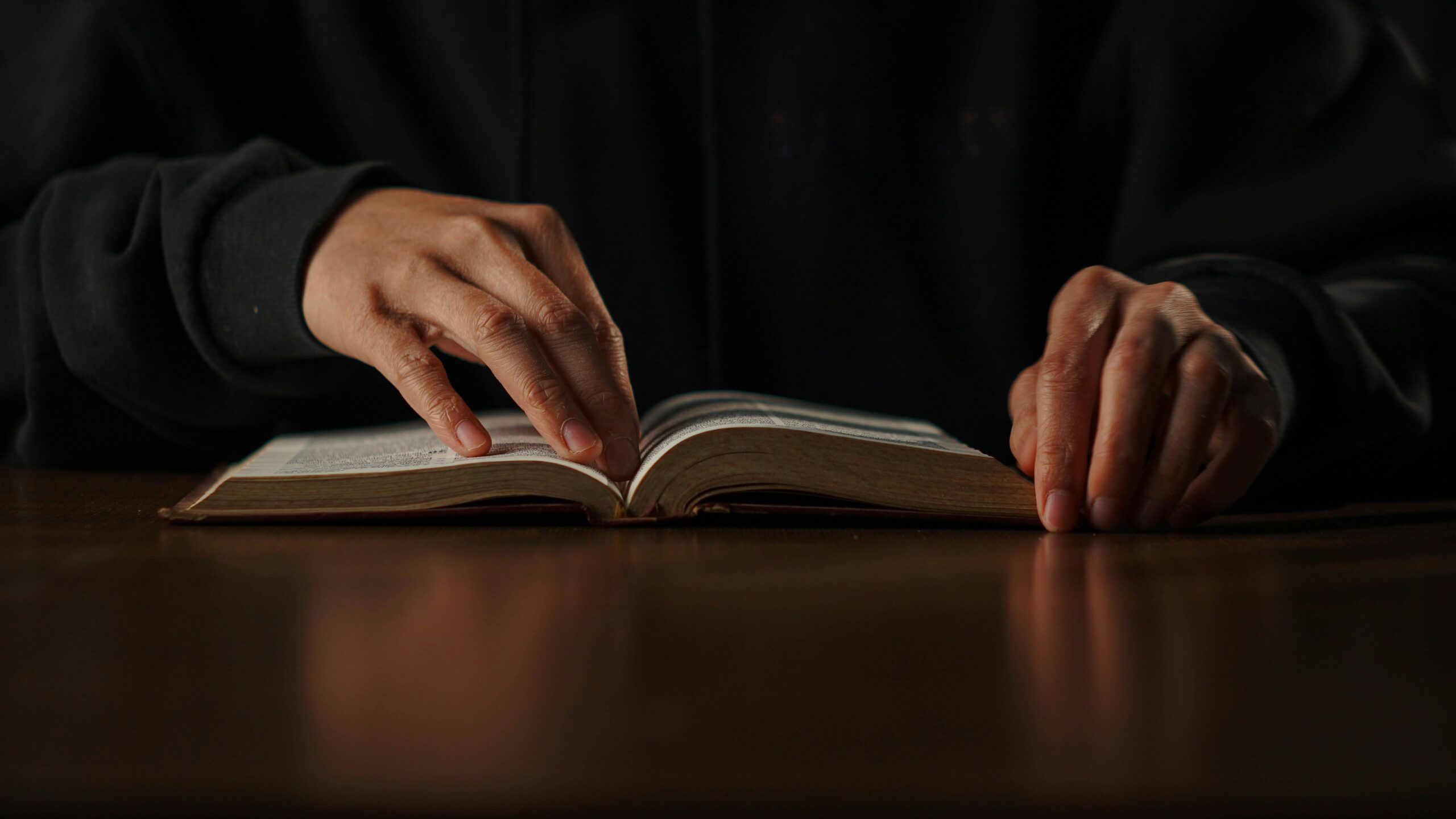 Flowchart illustrating the legal communication process from filing a claim to final settlement