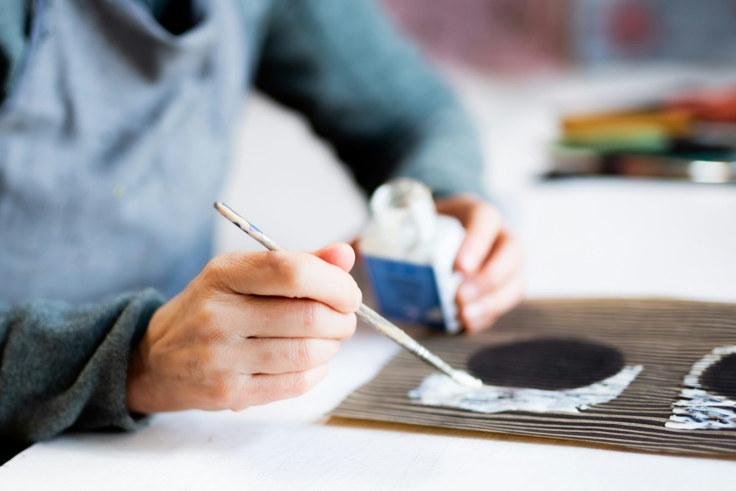 Comparison chart highlighting different credit cards' repair coverage benefits