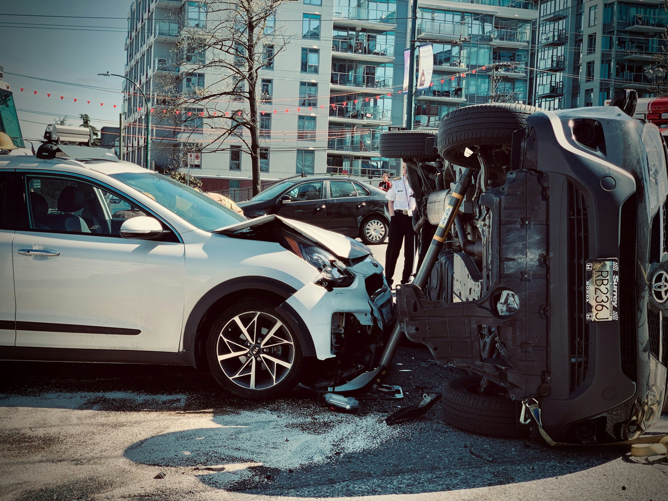 Infographic illustrating the steps involved in filing a vandalism insurance claim.