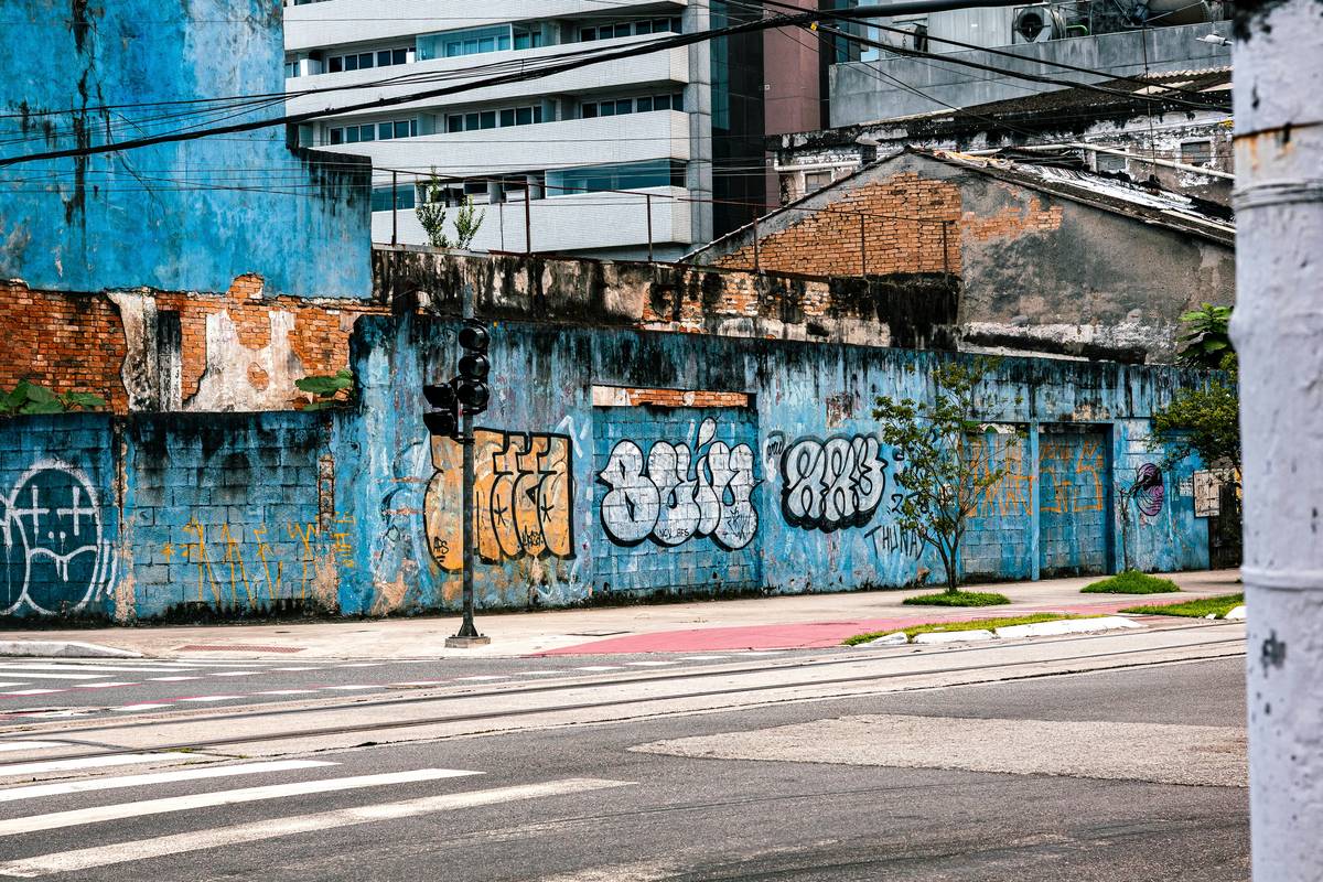 Chart comparing average property damage liability claim costs vs. typical policy limits by state