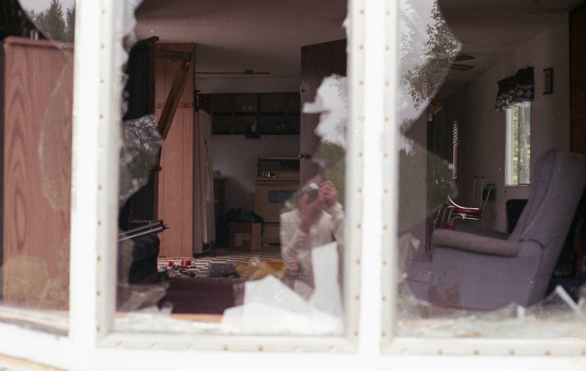 Coverage flowchart showing whether vandalism of legal documents is covered under homeowners, renters, auto, or credit card policies